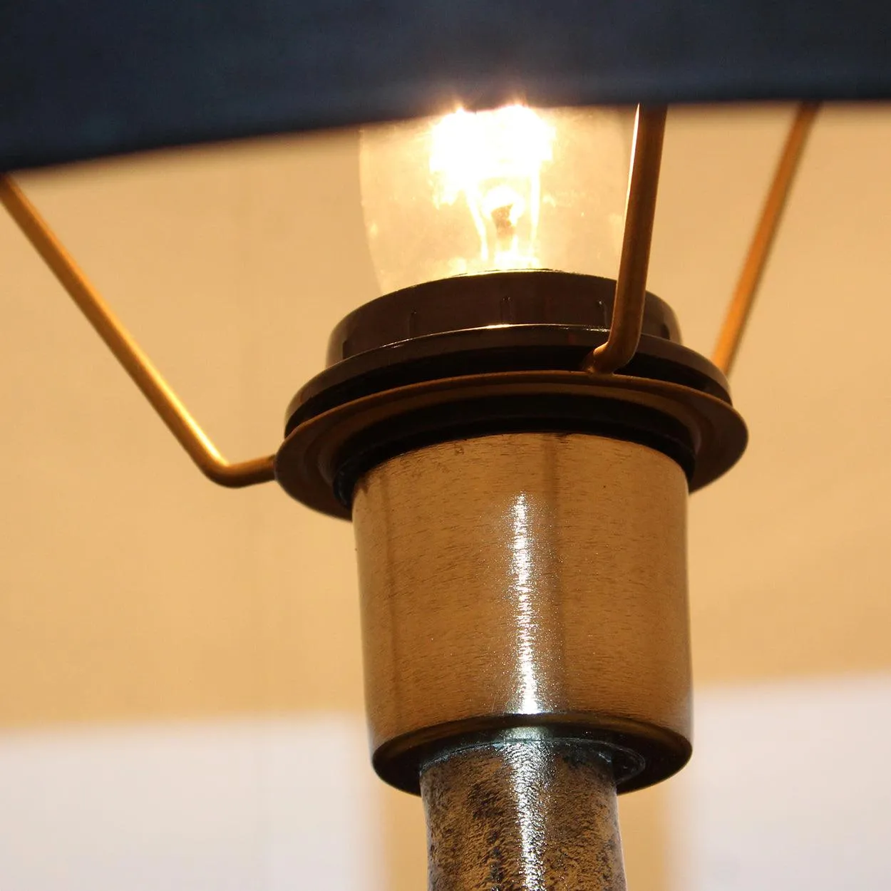 AUREL HANDMADE METAL BEDSIDE TABLE LAMP