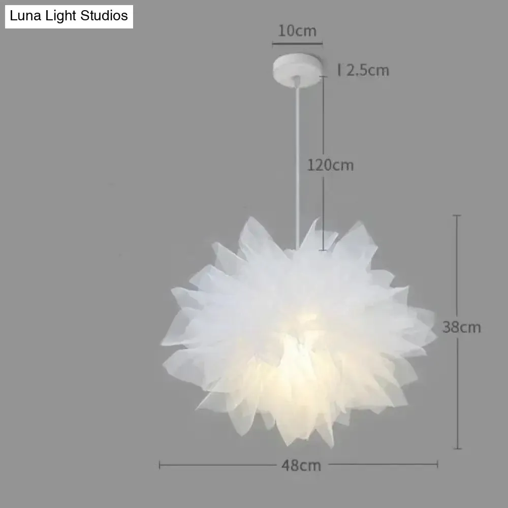 Nordic Creative Online Celebrity Dining Room Lights Home stay Clothing Store Decorative Chandeliers Warm and Romantic Modern Ins Light In The Bedroom