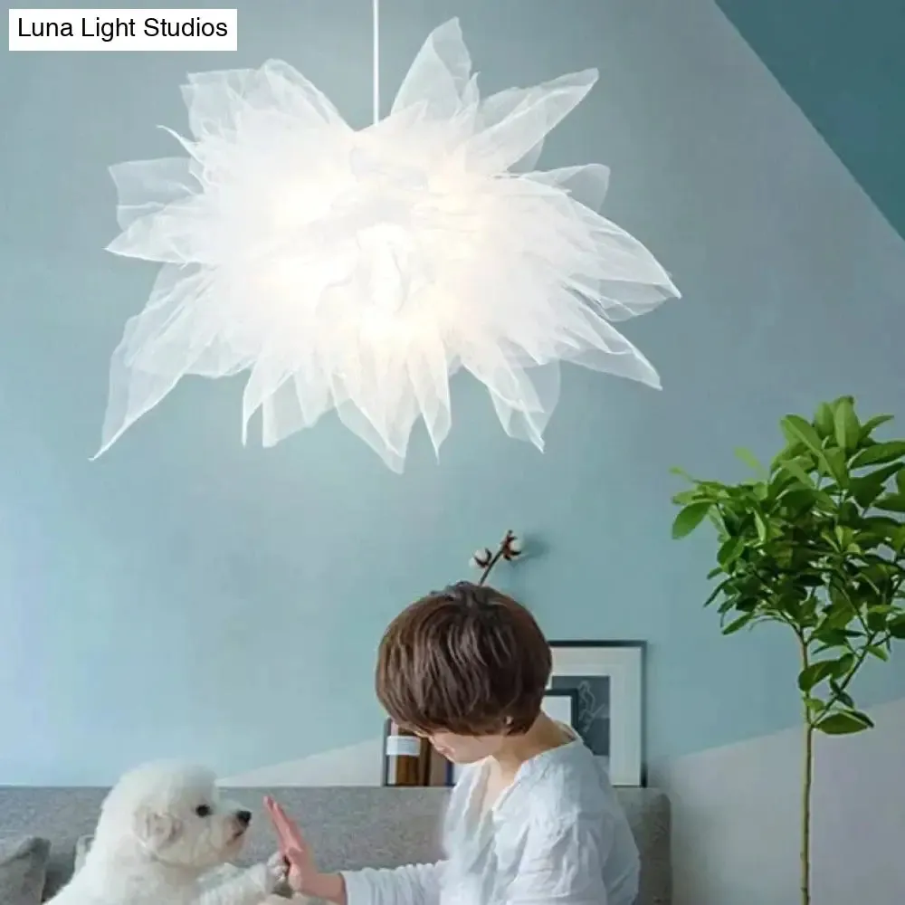 Nordic Creative Online Celebrity Dining Room Lights Home stay Clothing Store Decorative Chandeliers Warm and Romantic Modern Ins Light In The Bedroom