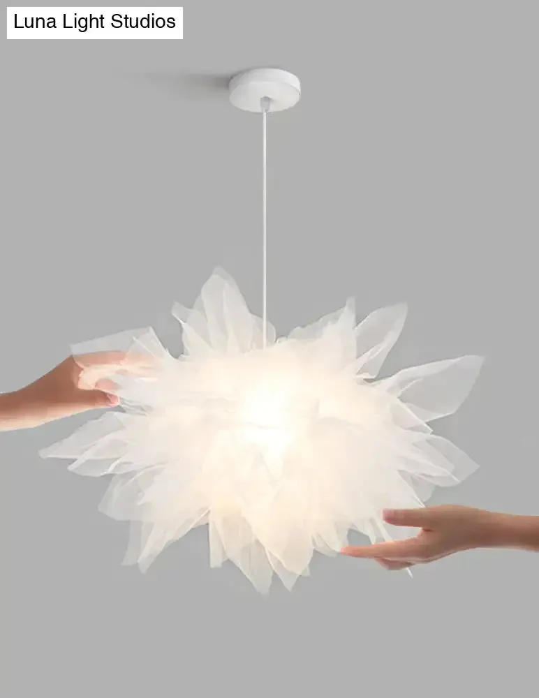 Nordic Creative Online Celebrity Dining Room Lights Home stay Clothing Store Decorative Chandeliers Warm and Romantic Modern Ins Light In The Bedroom