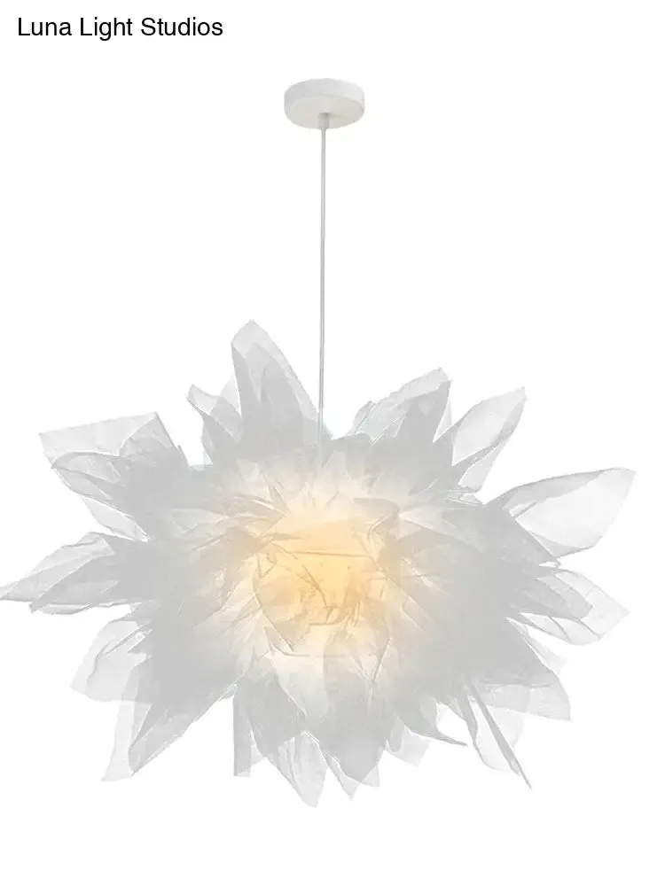 Nordic Creative Online Celebrity Dining Room Lights Home stay Clothing Store Decorative Chandeliers Warm and Romantic Modern Ins Light In The Bedroom