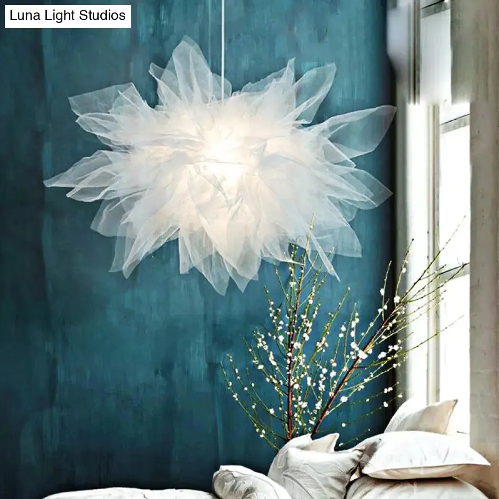 Nordic Creative Online Celebrity Dining Room Lights Home stay Clothing Store Decorative Chandeliers Warm and Romantic Modern Ins Light In The Bedroom