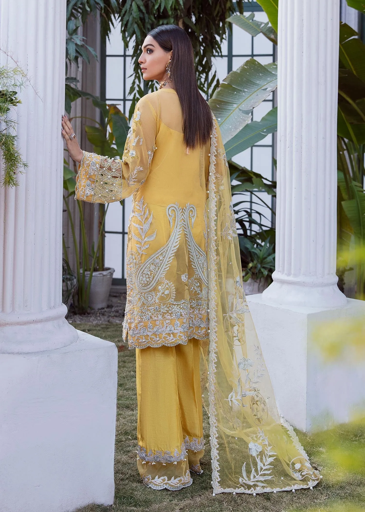 Tabassum Mughal x Meera's Wedding Formals – MORNING LIGHT