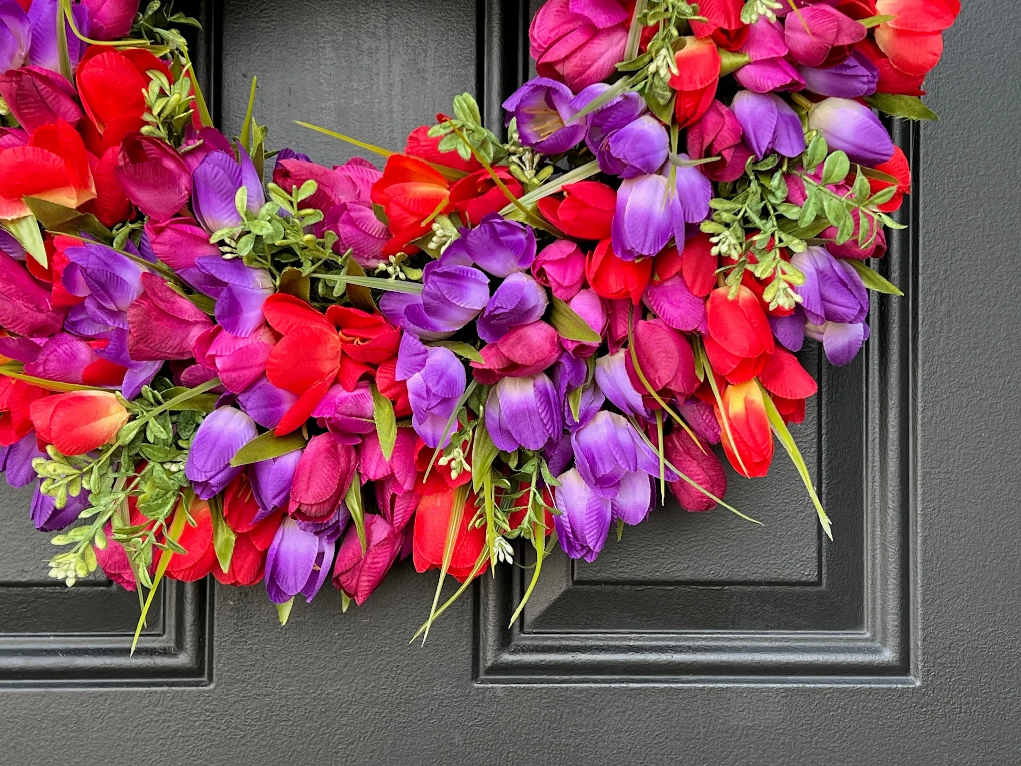 Vibrant Berry Jam Tulip Wreath with Boxwood